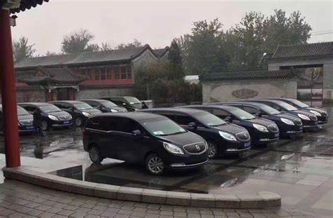 轿车