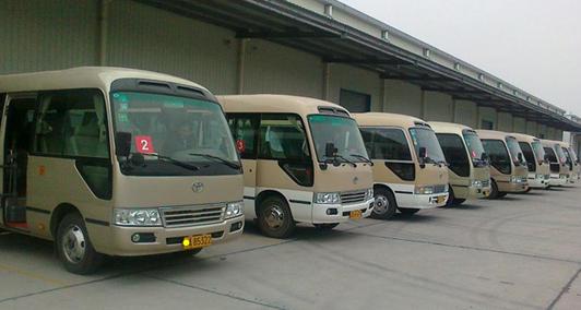 大巴车