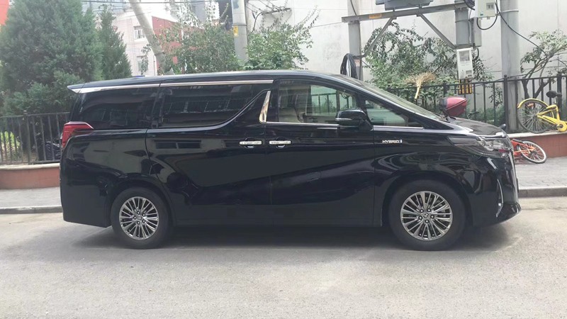 轿车