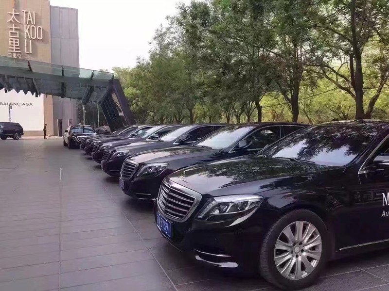 轿车