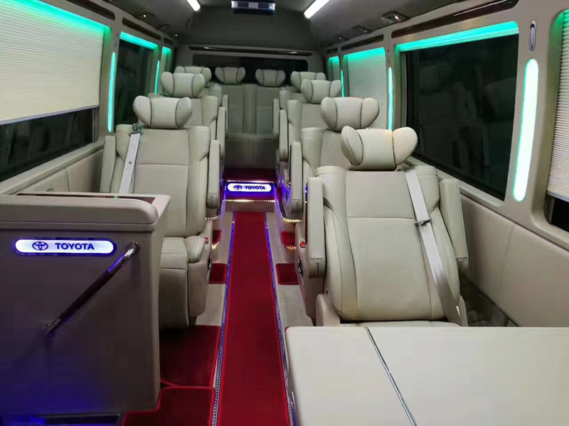 大巴车